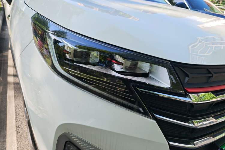 Used GAC Trumpchi GS3 2021 POWER 270T Automatic Luxury Edition Right Front Headlight