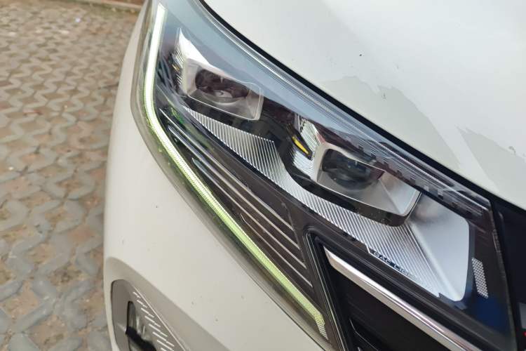 Used GAC Trumpchi GS3 2021 POWER 270T Automatic Luxury Edition Right Front Headlight