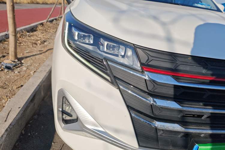 Used GAC Trumpchi GS3 2021 POWER 270T Automatic Luxury Edition Right Front Headlight