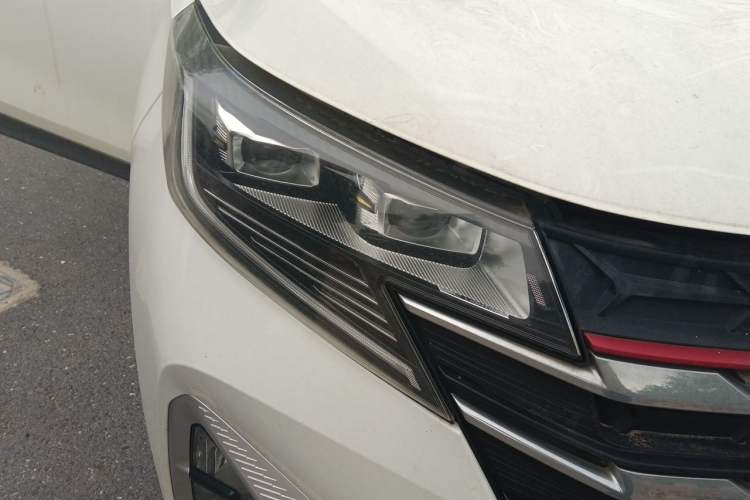 Used GAC Trumpchi GS3 2021 POWER 270T Automatic Luxury Edition Right Front Headlight