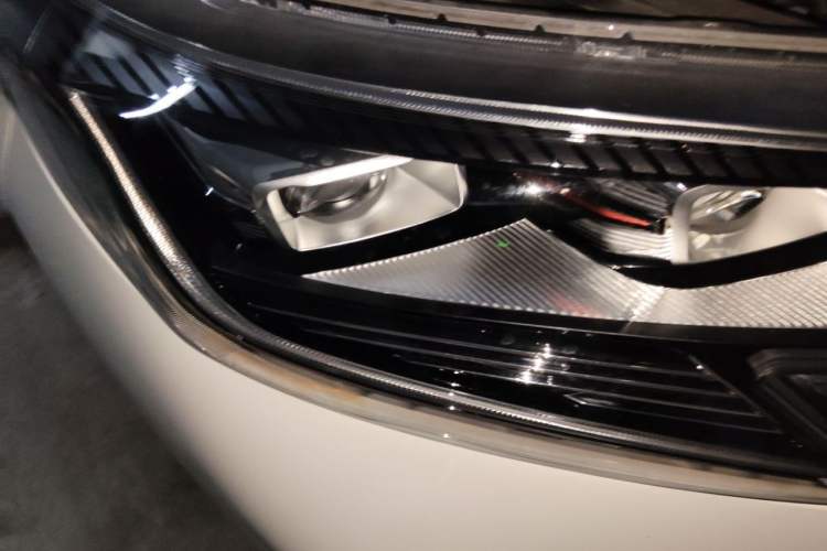 Used GAC Trumpchi GS3 2021 POWER 270T Automatic Luxury Edition Right Front Headlight