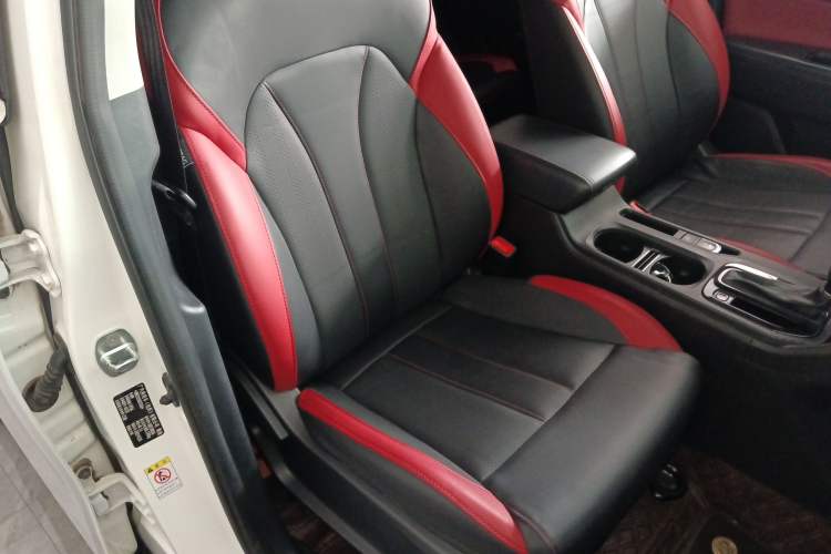 Used GAC Trumpchi GS3 2021 POWER 270T Automatic Luxury Edition Right Front Seat