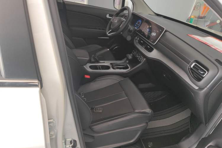 Used GAC Trumpchi GS3 2021 POWER 270T Automatic Sporty Edition Right Front Seat