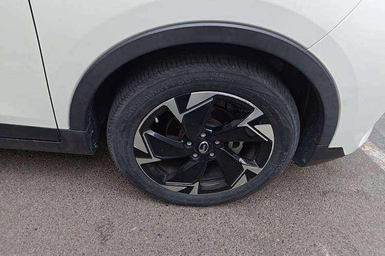 Used GAC Trumpchi GS3 2021 POWER 270T Automatic Luxury Edition Right Front Wheel Hub