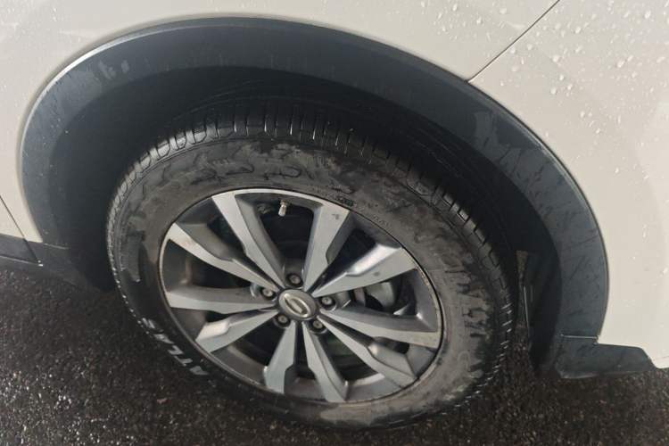 Used GAC Trumpchi GS3 2021 POWER 270T Automatic Sporty Edition Right Front Wheel Hub