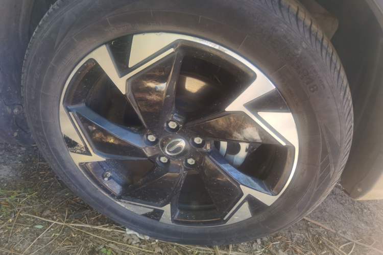 Used GAC Trumpchi GS3 2021 POWER 270T Automatic Luxury Edition Right Front Wheel Hub