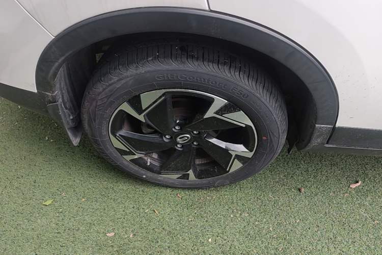 Used GAC Trumpchi GS3 2021 POWER 270T Automatic Red Edition Right Rear Wheel Hub