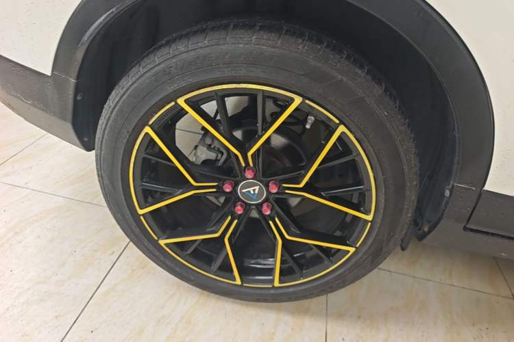 Used GAC Trumpchi GS3 2021 POWER 270T Automatic Prestige Edition Right Rear Wheel Hub
