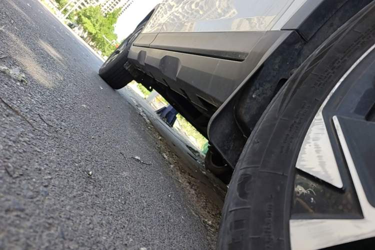 Used GAC Trumpchi GS3 2021 POWER 270T Automatic Luxury Edition Right Side Sill