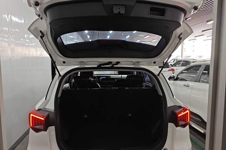 Used GAC Trumpchi GS3 2021 POWER 270T Automatic Prestige Edition Trunk