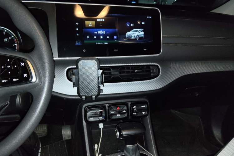 Used GAC Trumpchi GS3 2022 POWER 270T Automatic Luxury Edition Audio And AC Panel