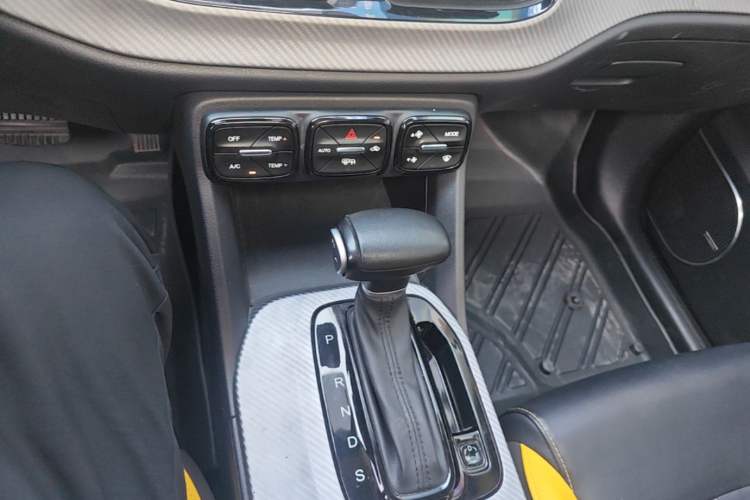 Used GAC Trumpchi GS3 2022 POWER 270T Automatic Luxury Edition Gear Lever