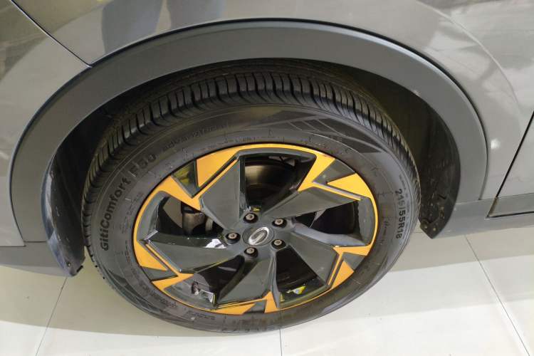 Used GAC Trumpchi GS3 2022 POWER 270T Automatic Luxury Edition Left Front Wheel Hub