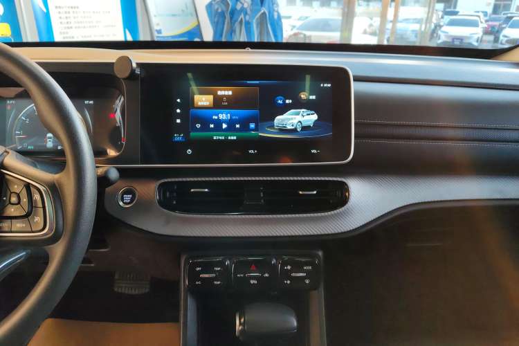 Used GAC Trumpchi GS3 2022 POWER 270T Automatic Luxury Edition Audio And AC Panel