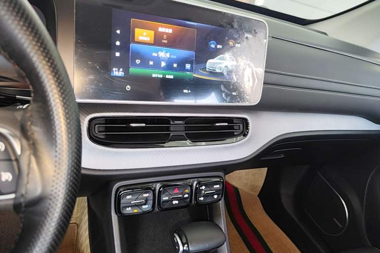 Used GAC Trumpchi GS3 2022 POWER 270T Automatic Luxury Edition Audio And AC Panel