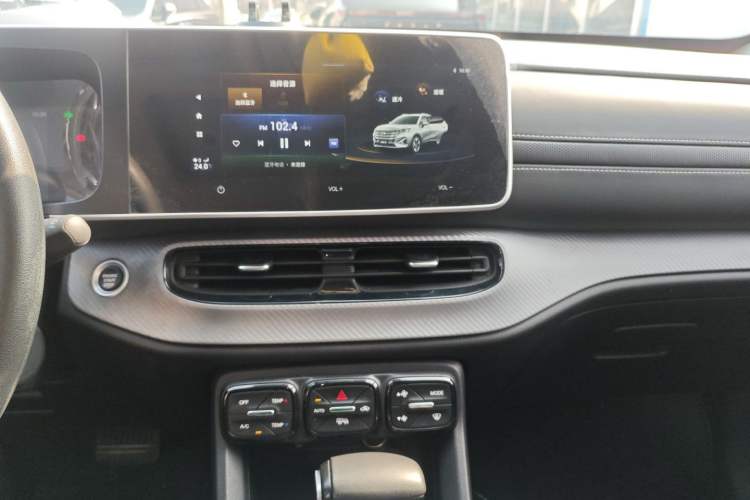 Used GAC Trumpchi GS3 2022 POWER 270T Automatic Luxury Edition Audio And AC Panel