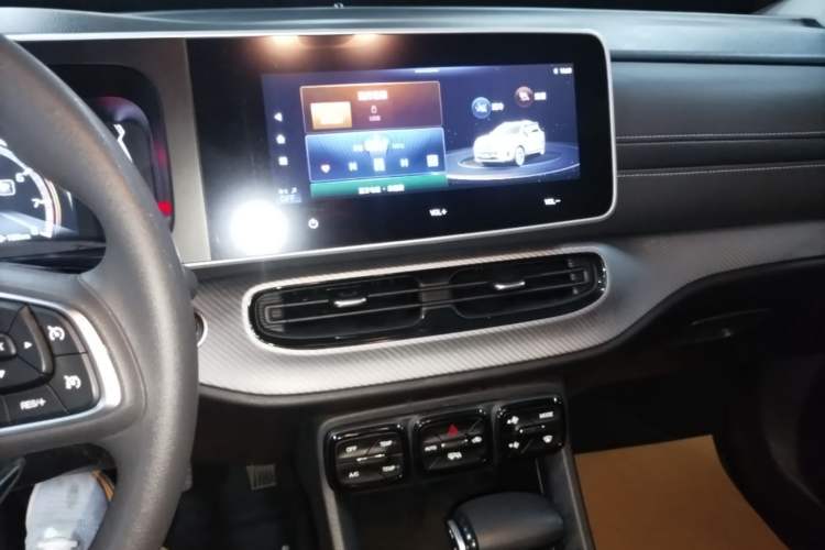 Used GAC Trumpchi GS3 2022 POWER 270T Automatic Luxury Edition Audio And AC Panel