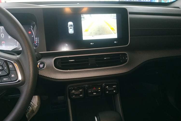 Used GAC Trumpchi GS3 2022 POWER 270T Automatic Luxury Edition Audio And AC Panel