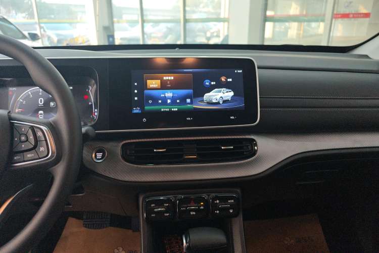 Used GAC Trumpchi GS3 2022 POWER 270T Automatic Luxury Edition Audio And AC Panel