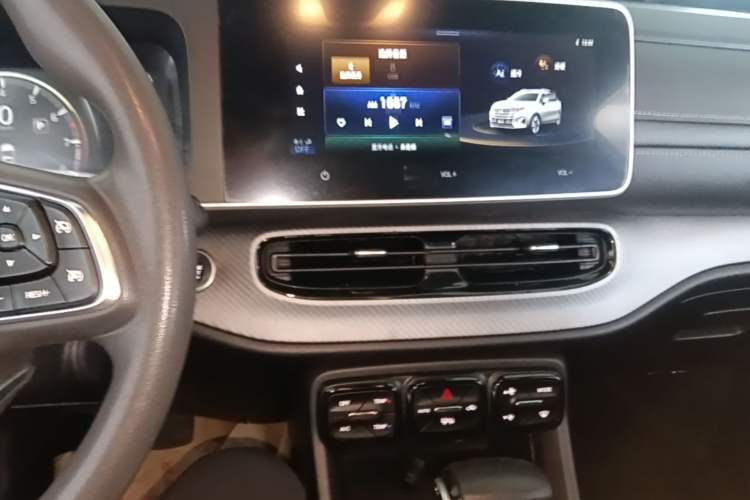 Used GAC Trumpchi GS3 2022 POWER 270T Automatic Luxury Edition Audio And AC Panel