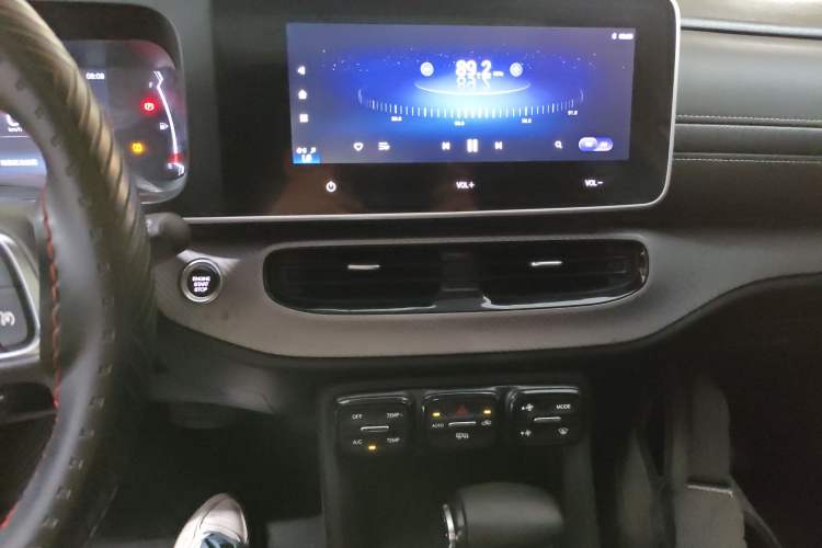 Used GAC Trumpchi GS3 2022 POWER 270T Automatic Luxury Edition Audio And AC Panel
