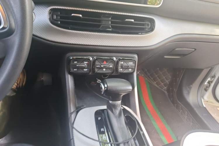 Used GAC Trumpchi GS3 2022 POWER 270T Automatic Sporty Edition Audio And AC Panel