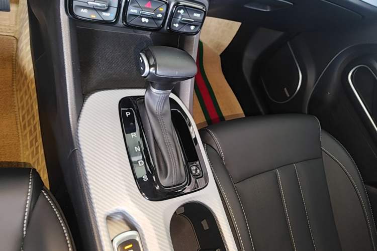 Used GAC Trumpchi GS3 2022 POWER 270T Automatic Luxury Edition Gear Lever