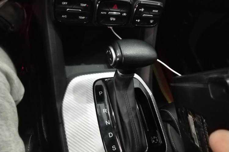 Used GAC Trumpchi GS3 2022 POWER 270T Automatic Luxury Edition Gear Lever