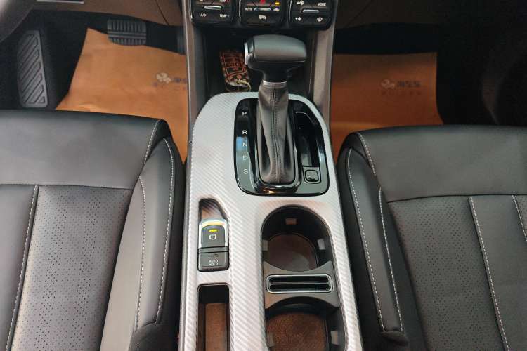 Used GAC Trumpchi GS3 2022 POWER 270T Automatic Luxury Edition Gear Lever