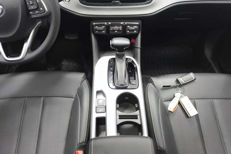 Used GAC Trumpchi GS3 2022 POWER 270T Automatic Luxury Edition Gear Lever