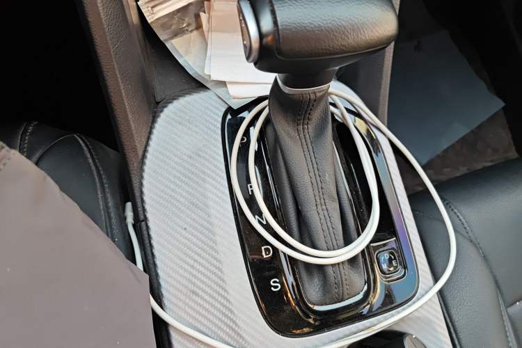 Used GAC Trumpchi GS3 2022 POWER 270T Automatic Luxury Edition Gear Lever