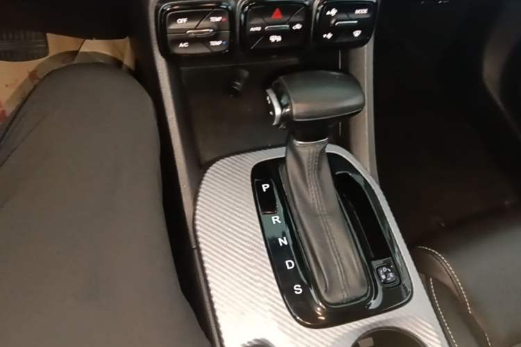 Used GAC Trumpchi GS3 2022 POWER 270T Automatic Luxury Edition Gear Lever