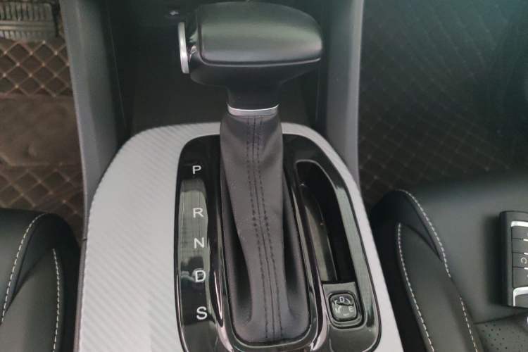Used GAC Trumpchi GS3 2022 POWER 270T Automatic Luxury Edition Gear Lever