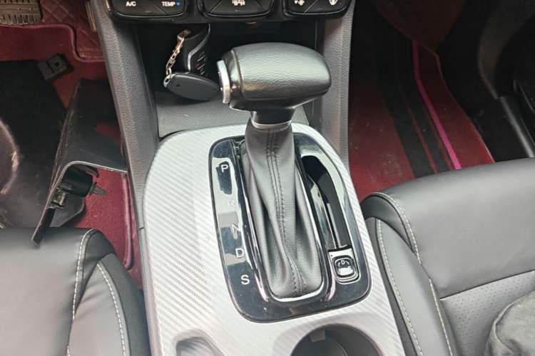 Used GAC Trumpchi GS3 2022 POWER 270T Automatic Luxury Edition Gear Lever