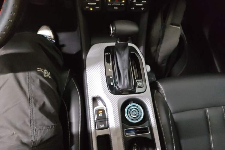 Used GAC Trumpchi GS3 2022 POWER 270T Automatic Luxury Edition Gear Lever