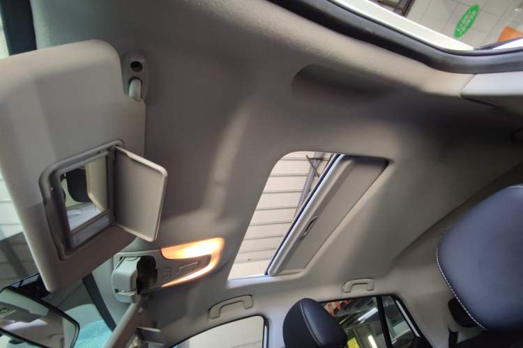 Used GAC Trumpchi GS3 2022 POWER 270T Automatic Luxury Edition Headliner