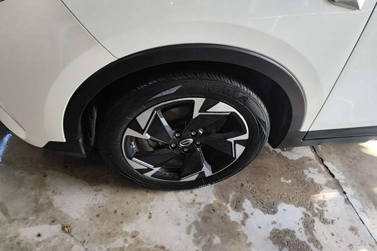 Used GAC Trumpchi GS3 2022 POWER 270T Automatic Luxury Edition Left Front Wheel Hub