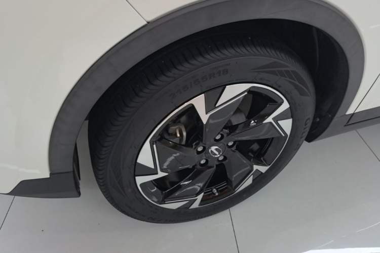 Used GAC Trumpchi GS3 2022 POWER 270T Automatic Luxury Edition Left Front Wheel Hub