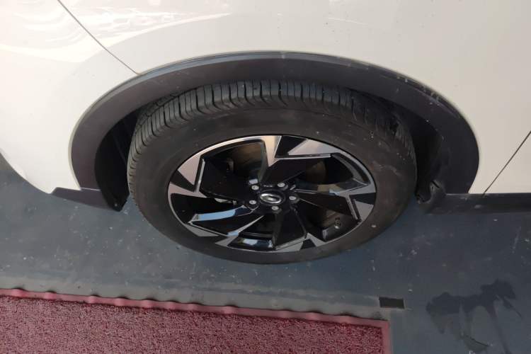 Used GAC Trumpchi GS3 2022 POWER 270T Automatic Luxury Edition Left Front Wheel Hub