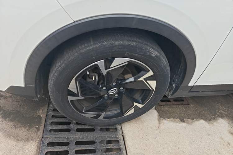 Used GAC Trumpchi GS3 2022 POWER 270T Automatic Luxury Edition Left Front Wheel Hub