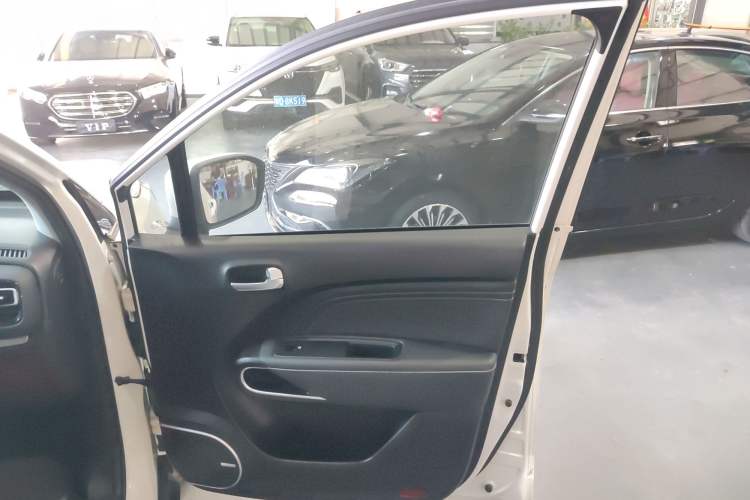 Used GAC Trumpchi GS3 2022 POWER 270T Automatic Luxury Edition Right Front Door Interior
