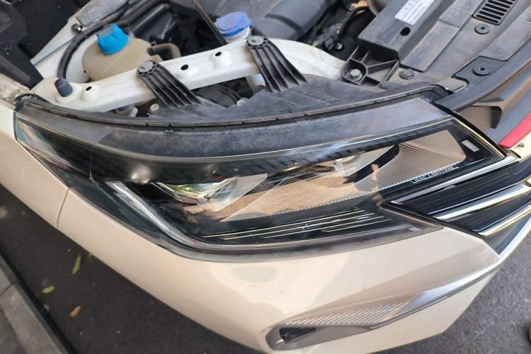 Used GAC Trumpchi GS3 2022 POWER 270T Automatic Luxury Edition Right Front Headlight