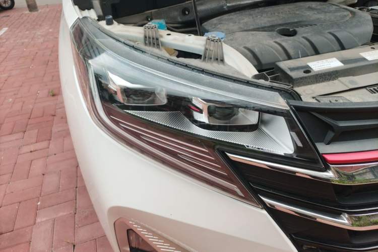 Used GAC Trumpchi GS3 2022 POWER 270T Automatic Luxury Edition Right Front Headlight