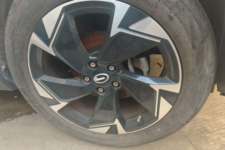 Used GAC Trumpchi GS3 2022 POWER 270T Automatic Luxury Edition Right Front Wheel Hub