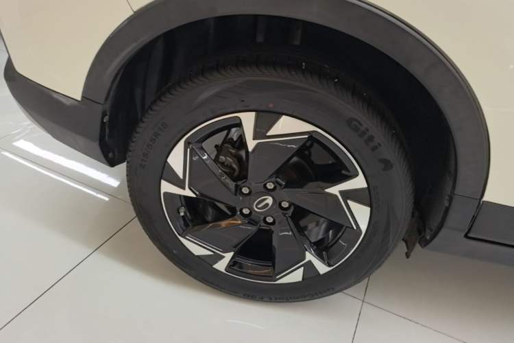 Used GAC Trumpchi GS3 2022 POWER 270T Automatic Luxury Edition Right Rear Wheel Hub