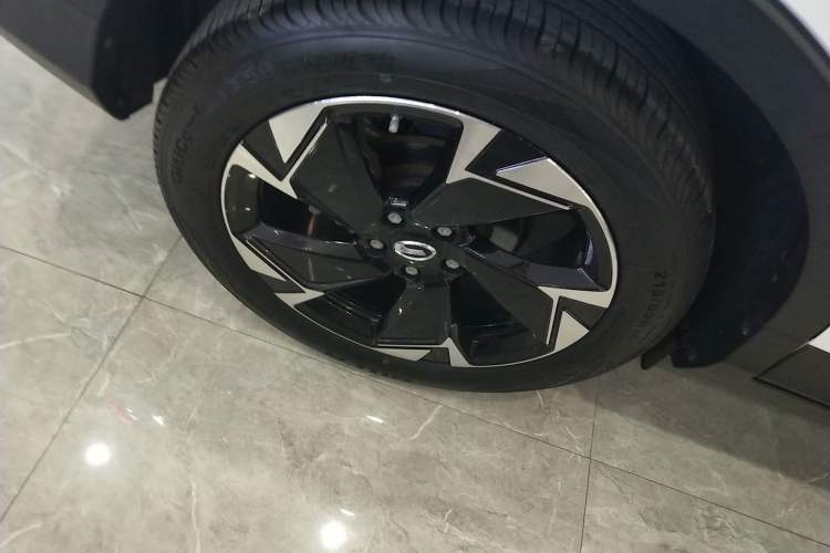 Used GAC Trumpchi GS3 2022 POWER 270T Automatic Luxury Edition Right Rear Wheel Hub