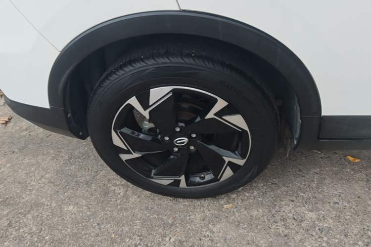 Used GAC Trumpchi GS3 2022 POWER 270T Automatic Luxury Edition Right Rear Wheel Hub