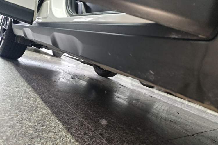 Used GAC Trumpchi GS3 2022 POWER 270T Automatic Luxury Edition Right Side Sill