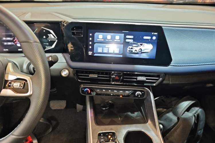 Used GAC Trumpchi GS3 2023 Shadow Speed 270T Enjoyment Edition Audio And AC Panel