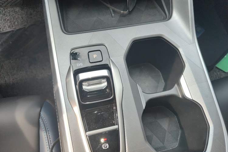 Used GAC Trumpchi GS3 2023 Shadow Speed 270T Enjoyment Edition Gear Lever